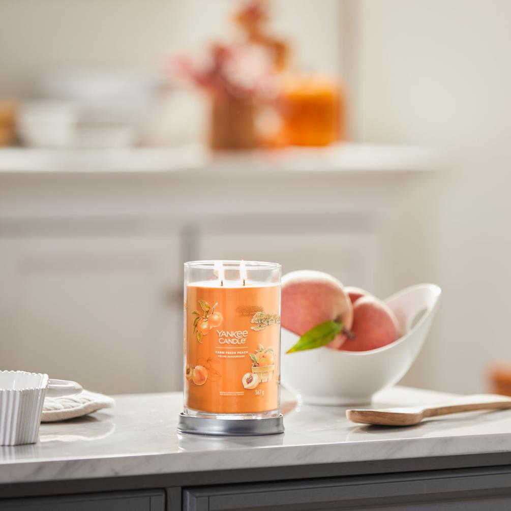 Yankee Candle Farm Fresh Peach Large Tumbler Jar Extra Image 2
